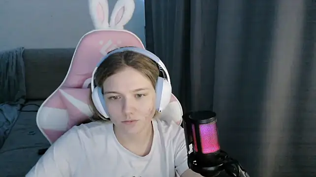 Chat +18 de HelenMo0n ao vivo