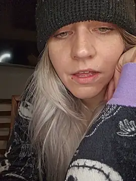 ScarletsWeb live XXX chat