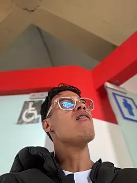 Chat +18 de TavoHot_ ao vivo