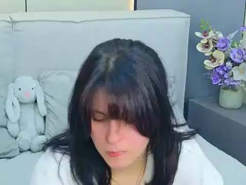 Chat +18 de Milana_Bold ao vivo