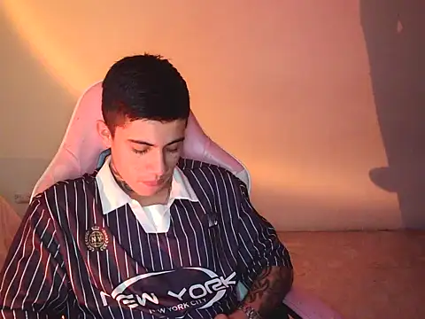 Czat XXX na żywo – David_LongVibe