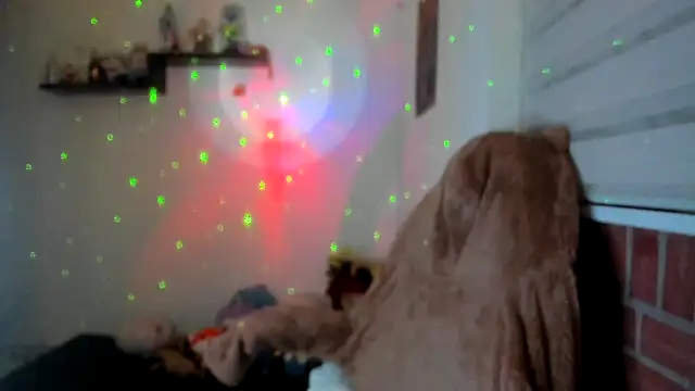 Chat XXX en directo de Shaddycute_
