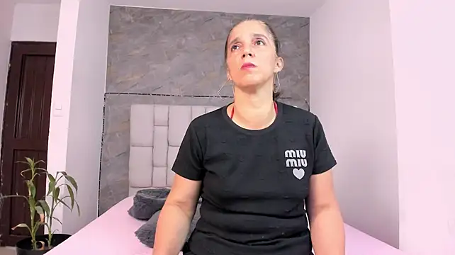 Chatroom XXX en direct de lily_rose1