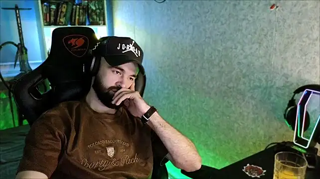 Chatroom XXX en direct de _Serious_Man