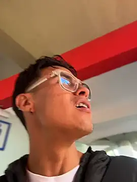 Chat +18 de TavoHot_ ao vivo