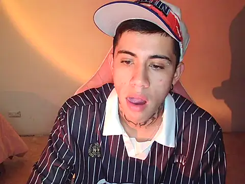 XXX chat uživo modela David_LongVibe