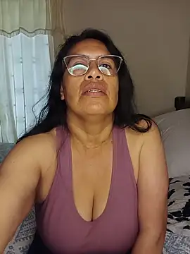 Chat +18 de Emilif_ ao vivo