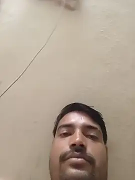 Rishidesiboy: διαδικτυακό σόου στην κάμερα