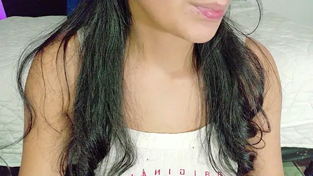 Chatroom XXX en direct de anny23_