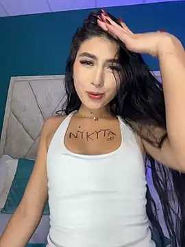 دردشة BadLilAngelXXX الجنسية المباشرة