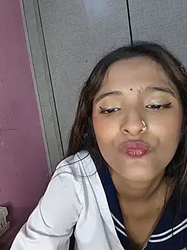XXX chat uživo modela KittyBby14