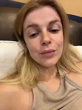 Živý XXX chat HarrietDart