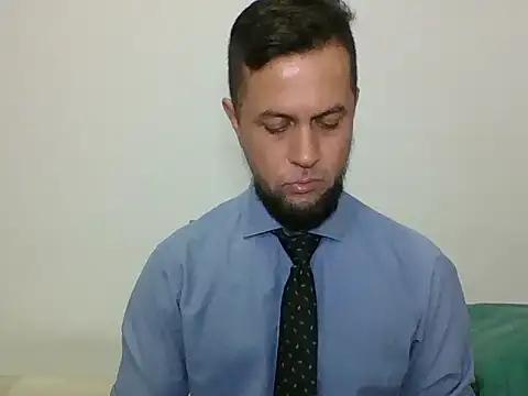 TRIISTAN_KING10's Live XXX Chat
