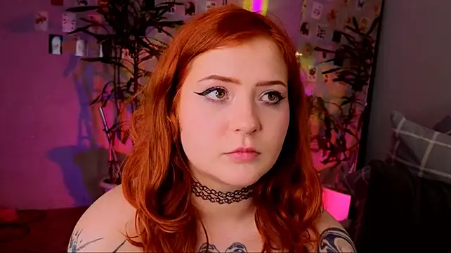 LinaQik XXX чат на живо