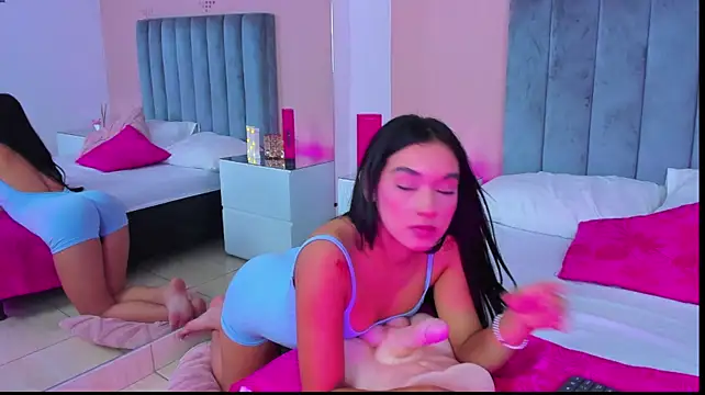 Chatroom XXX en direct de MiaPortmass_