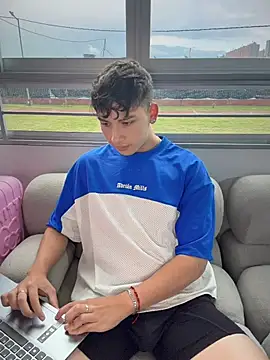 OLIVER_K XXX чат на живо