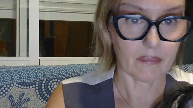 Chat +18 de Uravella ao vivo
