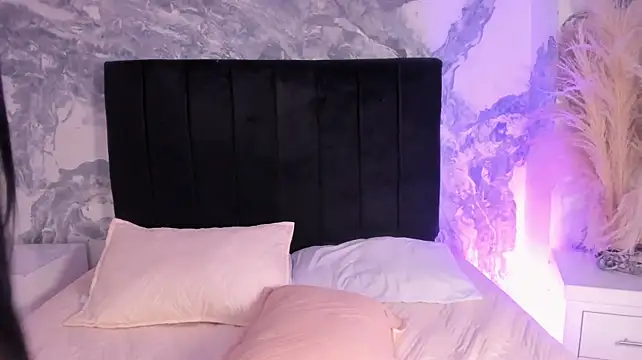 BellaaStormのウェブカメラショー