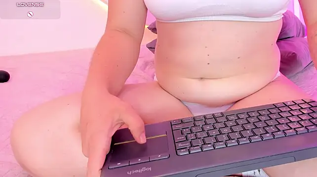 Chatroom XXX en direct de AllisonRoberts_