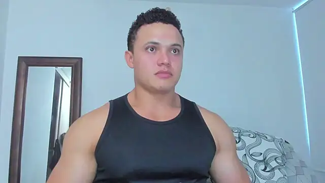 XXX chat uživo modela KingLevi01