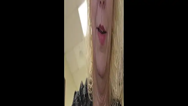 Badgirlpr2: онлайн-секс-чат