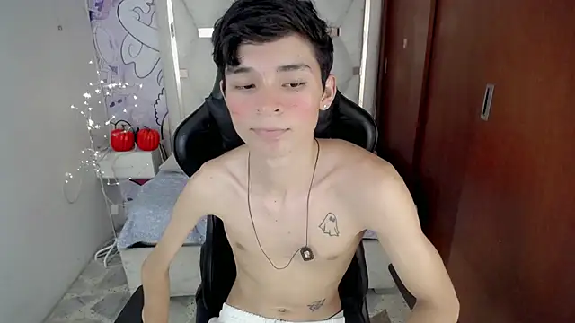 צ'אט XXX בשידור חי של Westboyy_