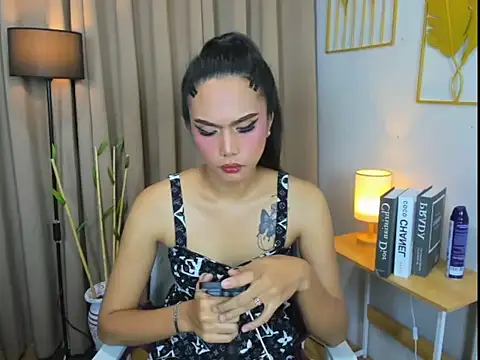 Ms_KendalのライブXXXチャット