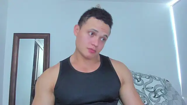 Онлайн чат XXX KingLevi01