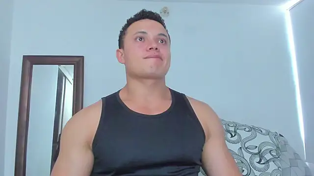 KingLevi01 live XXX chat