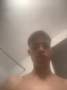 Latinos_2001's Live XXX Chat