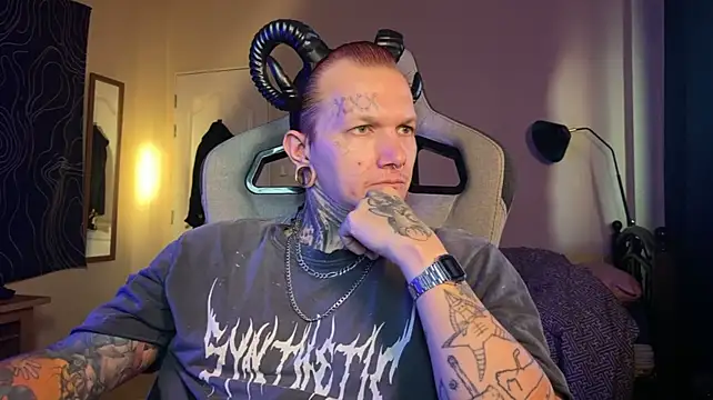 razor_paul live XXX chat