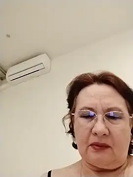 SalientClean Adlı Modelin Canlı XXX Sohbeti