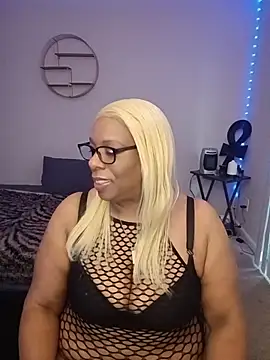 Goddessebonyrose's Live XXX Chat