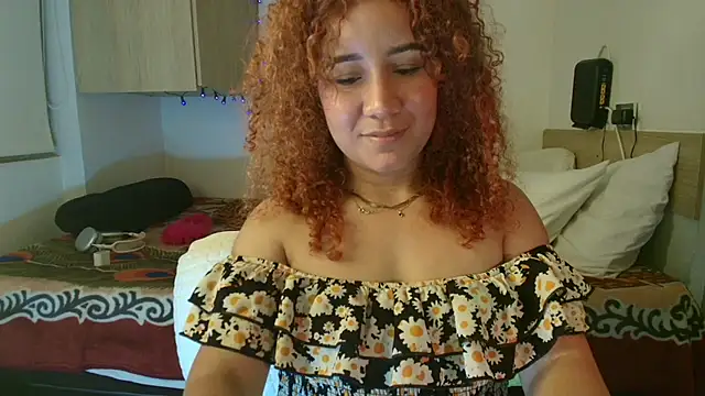 Chat XXX en directo de Charlotte11-11