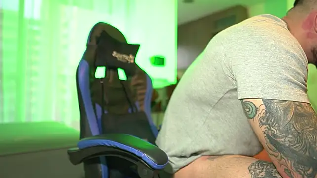 Chat +18 de DimitriSullivan_ ao vivo