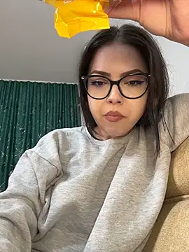 Chat +18 de KaylaLewyss ao vivo