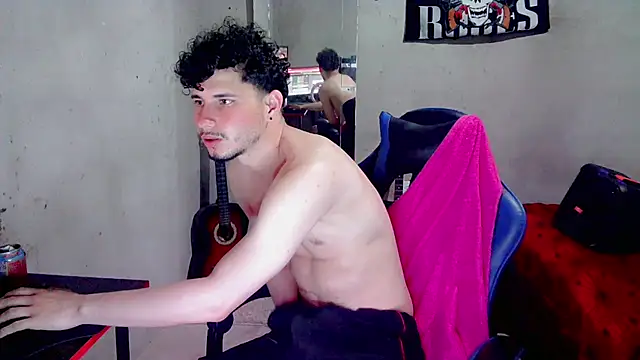 Atom_Hot Chat XXX live