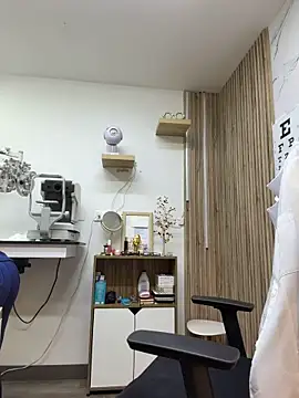 XXX chat uživo modela alicee16