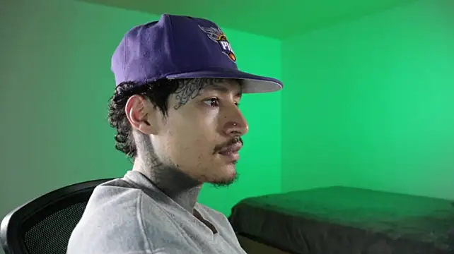XXX chat uživo modela trieone