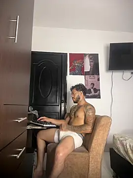 Enzomoretti__ Chat XXX in diretta
