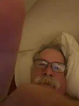 צ'אט XXX בשידור חי של Caesar_Baxter