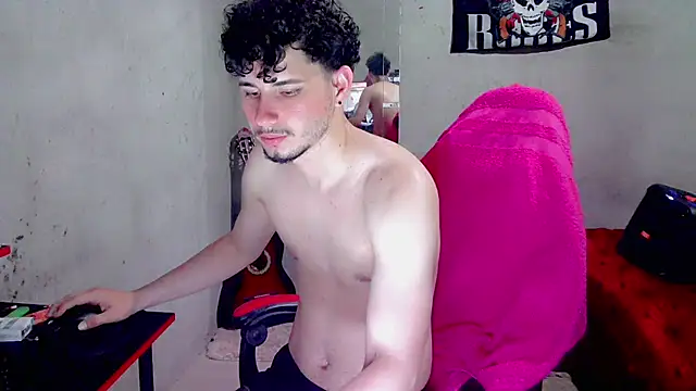 XXX chat uživo modela Atom_Hot