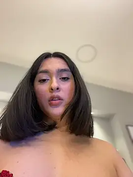 MiahWindsor Adlı Modelin Canlı XXX Sohbeti