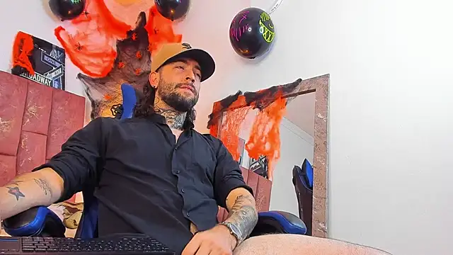 ALPHA_MASTER1n Live XXX chat