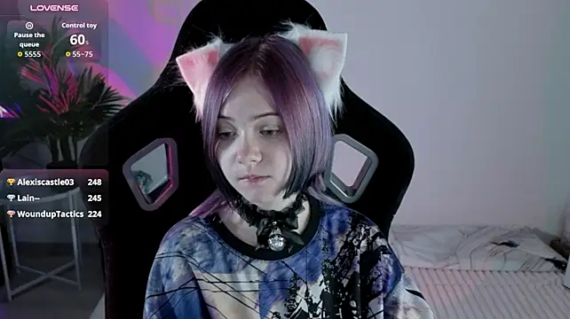 HikkacatのライブXXXチャット