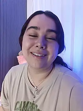 Alicee_Sw লাইভ XXX চ্যাট