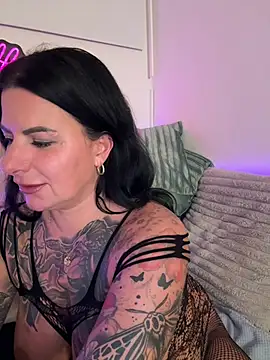 InKed-Kathy live XXX chat