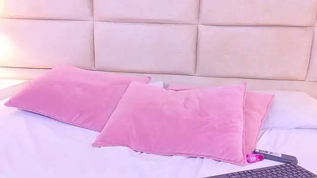 GabyMoreau Chat XXX live