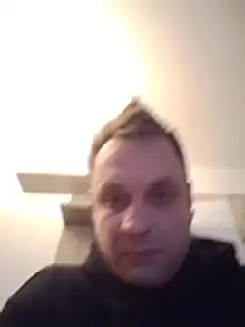 XXX chat uživo modela Danielbany