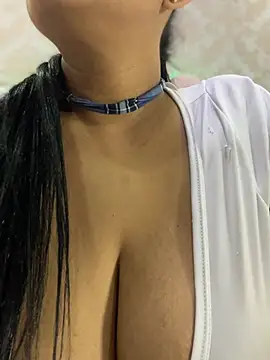sofia_xxx02 现场XXX聊天